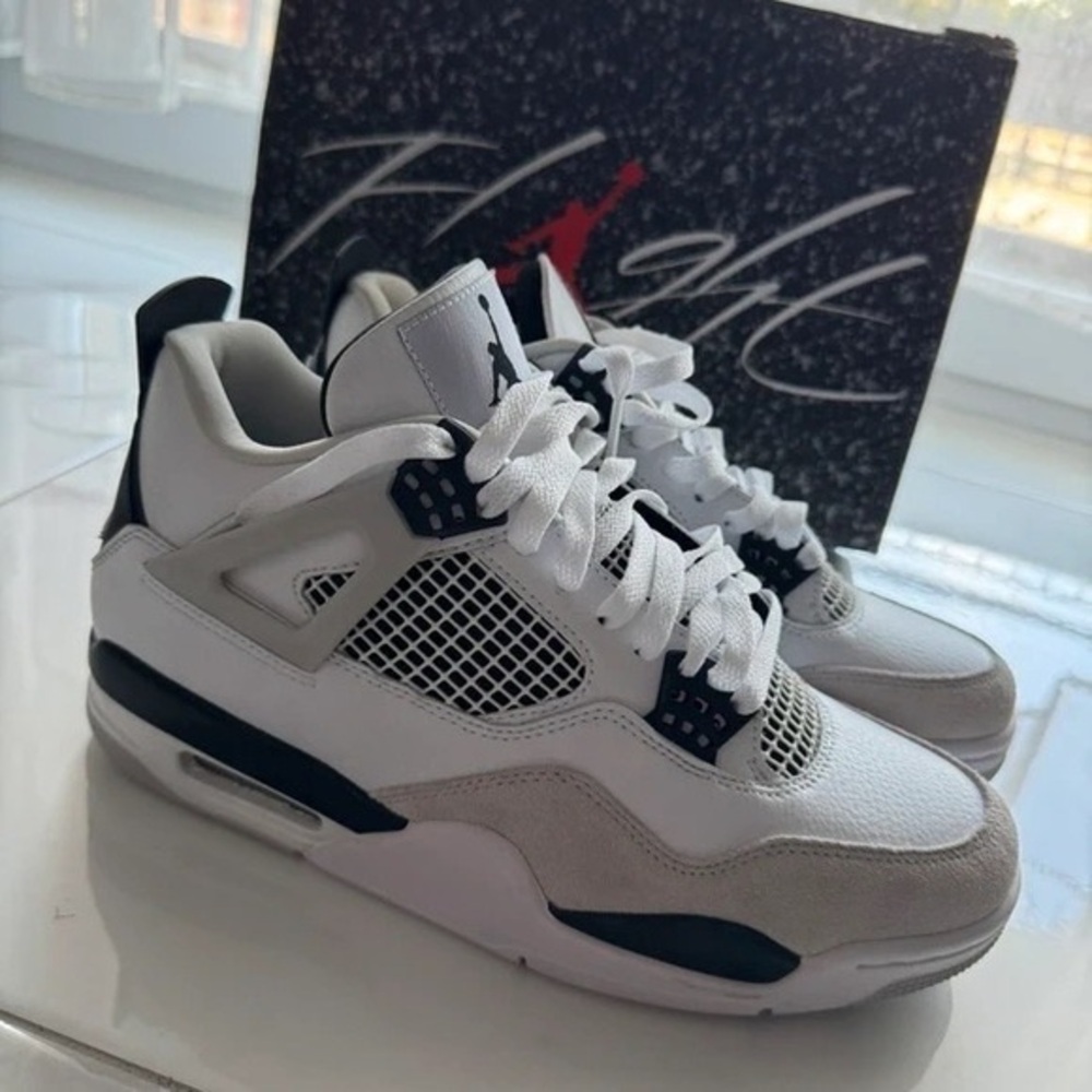 Air Jordan 4 retro military black